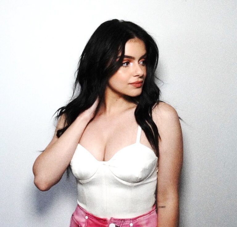 Ariel Winter images