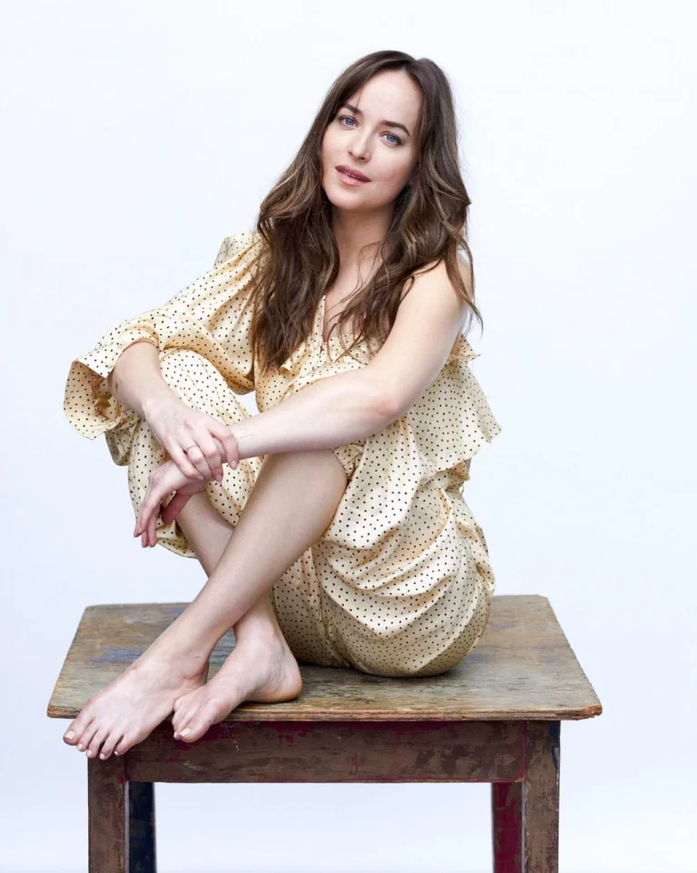 Dakota Johnson 16 Photos