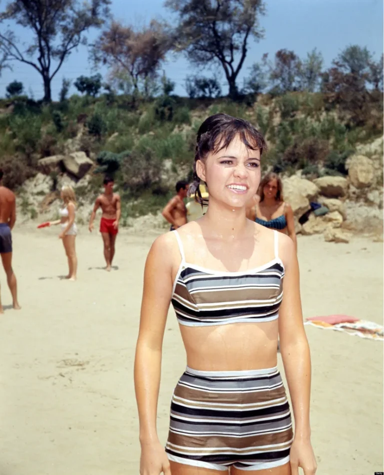 Sally Field 20 Photos